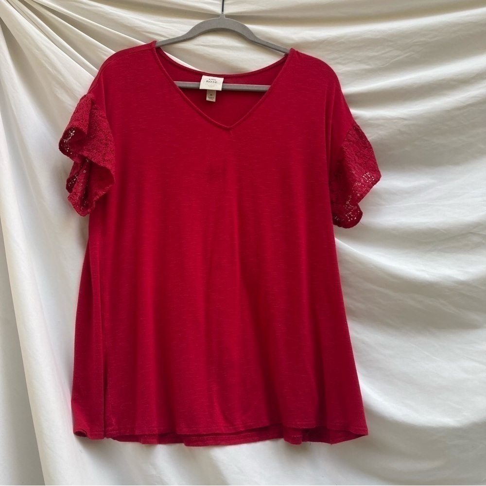 Knox Rose red top with lace sleeves, size medium